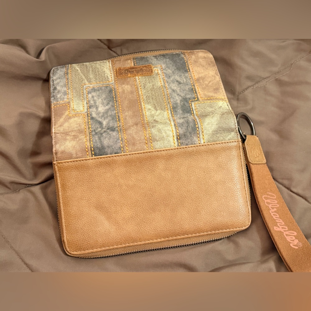 Wrangler Tan and Brown Patchwork Wallet - Picture 5 of 5
